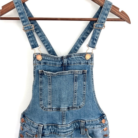 🍑 Universal Thread High-Rise Raw Hem Taper Denim Cropped Overalls Size 2 / 26 - Picture 7 of 15